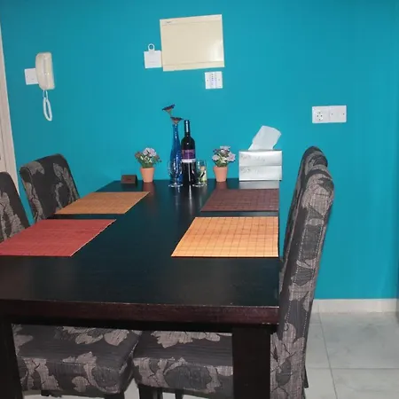 Marina Court Flat Larnaca