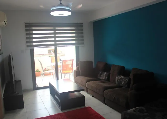 Апартаменти Marina Court Flat *