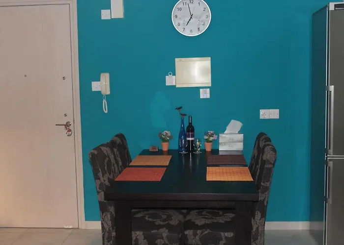 Marina Court Flat Larnaka