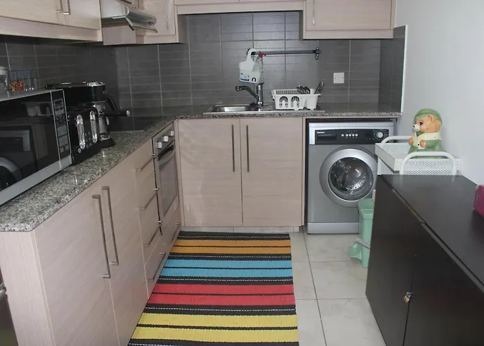 Marina Court Flat Larnaka